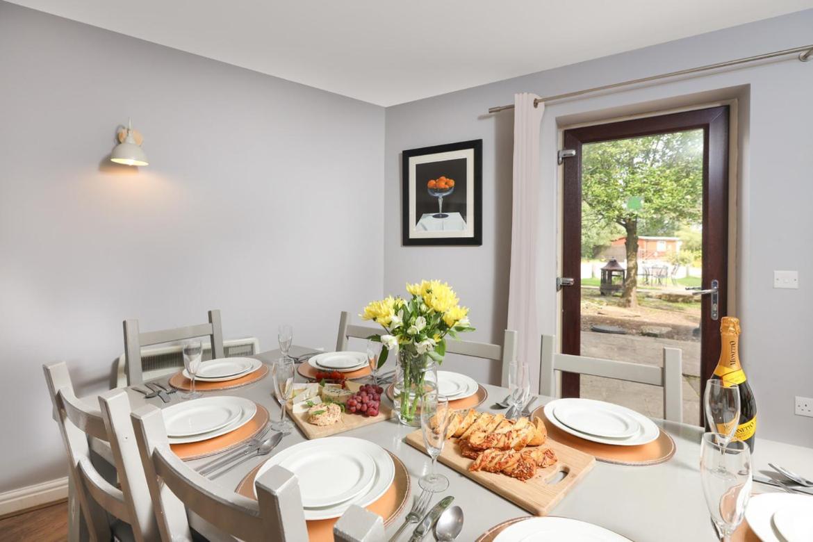 Hopton Cottage - Darwin Lake Holiday Village 马特洛克 外观 照片